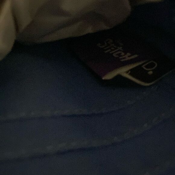 DISNEY STITCH Bioworld Crossbody Bag NWOT - Picture 2 of 7